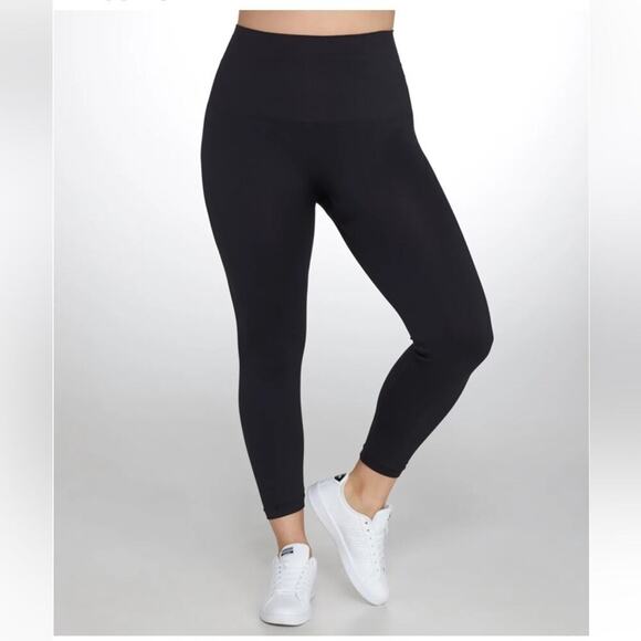 Spanx 1X Black Plus Size Look At Me Now Cropped Leggings LAMN - Picture 1 of 7